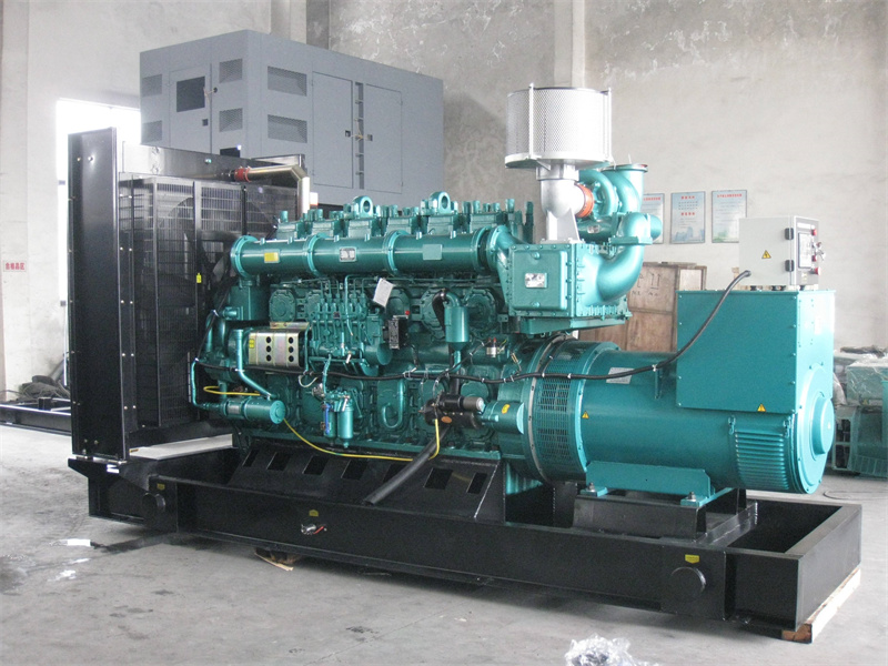 陆丰200KW 柴油发电机的油耗是多少?